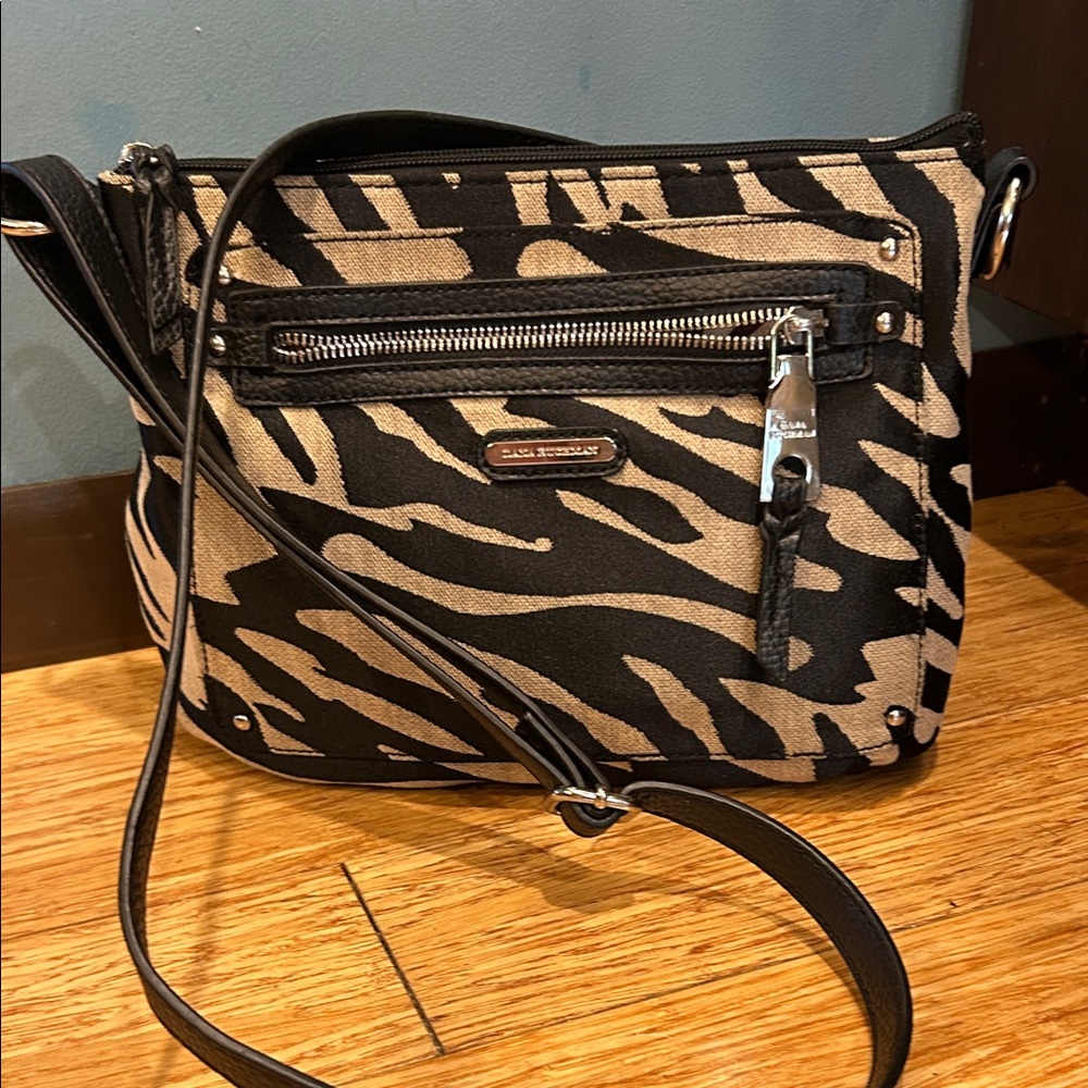 Dana Buchman Black/Tan Zebra Crossbody Bag Purse DB Logo Lined Adjustable Strap